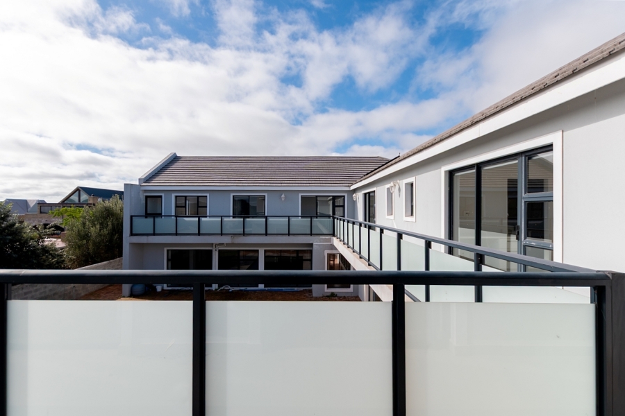 6 Bedroom Property for Sale in Myburgh Park Western Cape